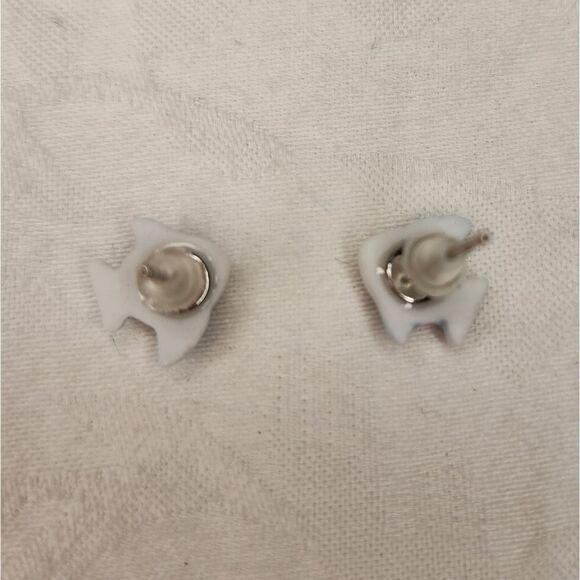 tiny aquatic Angelfish earrings - Picture 2 of 3